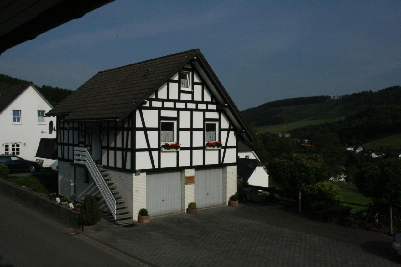 Ferienhaus Zur Ennest Шмалленберг Екстер'єр фото